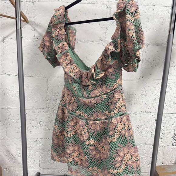 Floral Lace Dress Ruffle Detail - BRAND NEW - NWOT - Size Medium Off Shoulder - Picture 1 of 4